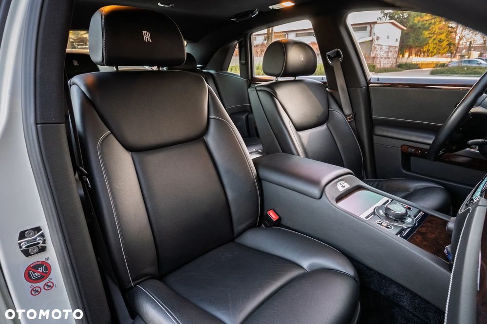 Rolls-Royce Ghost - 23