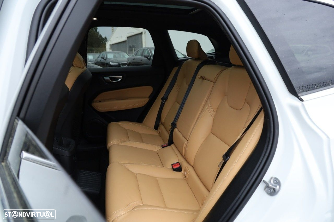 Volvo XC 60 2.0 T6 PHEV Plus Bright AWD - 11