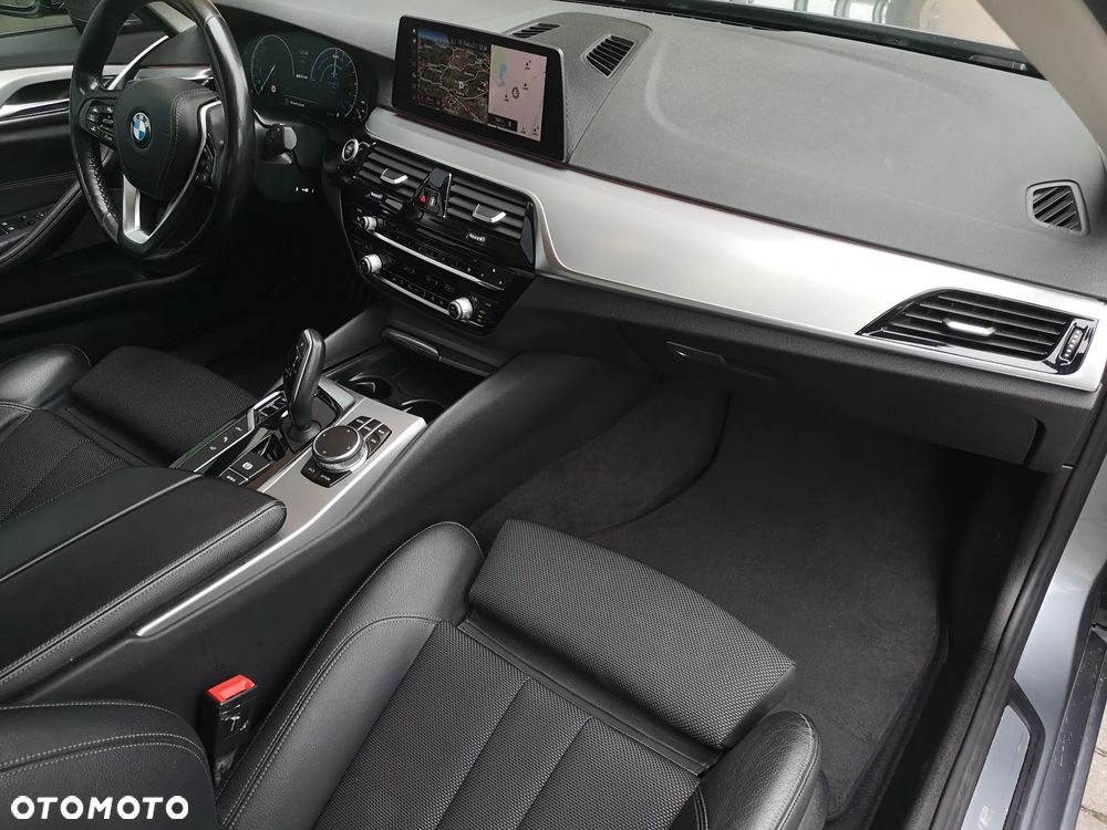 BMW Seria 5 530e iPerformance - 15