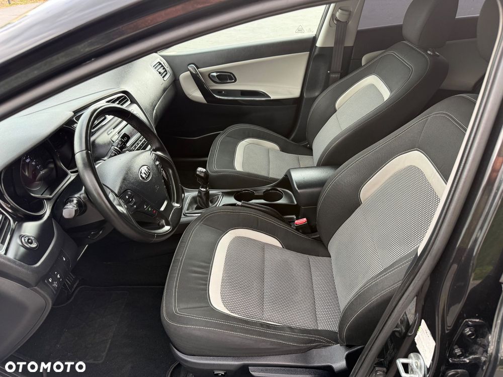 Kia Ceed 1.6 GDI Dream Team Edition - 7