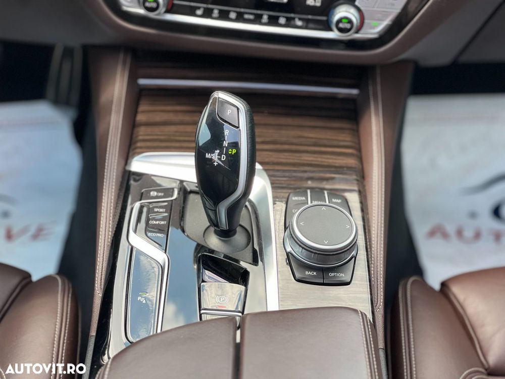 BMW Seria 5 530i AT MHEV - 22