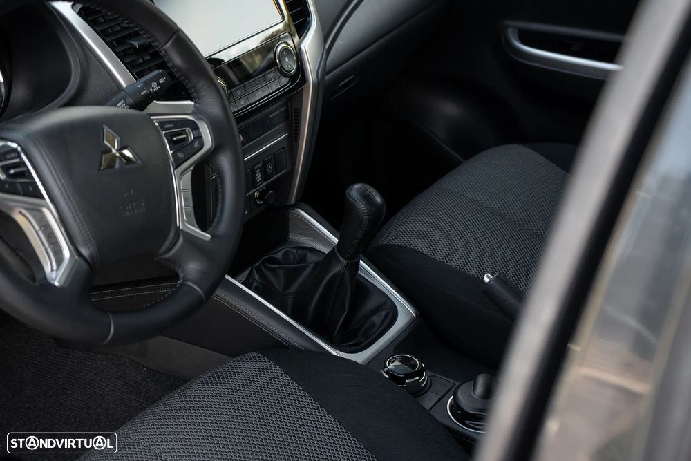 Mitsubishi L200 2.3 DI-D Club Invite Strakar Look 4WD - 19