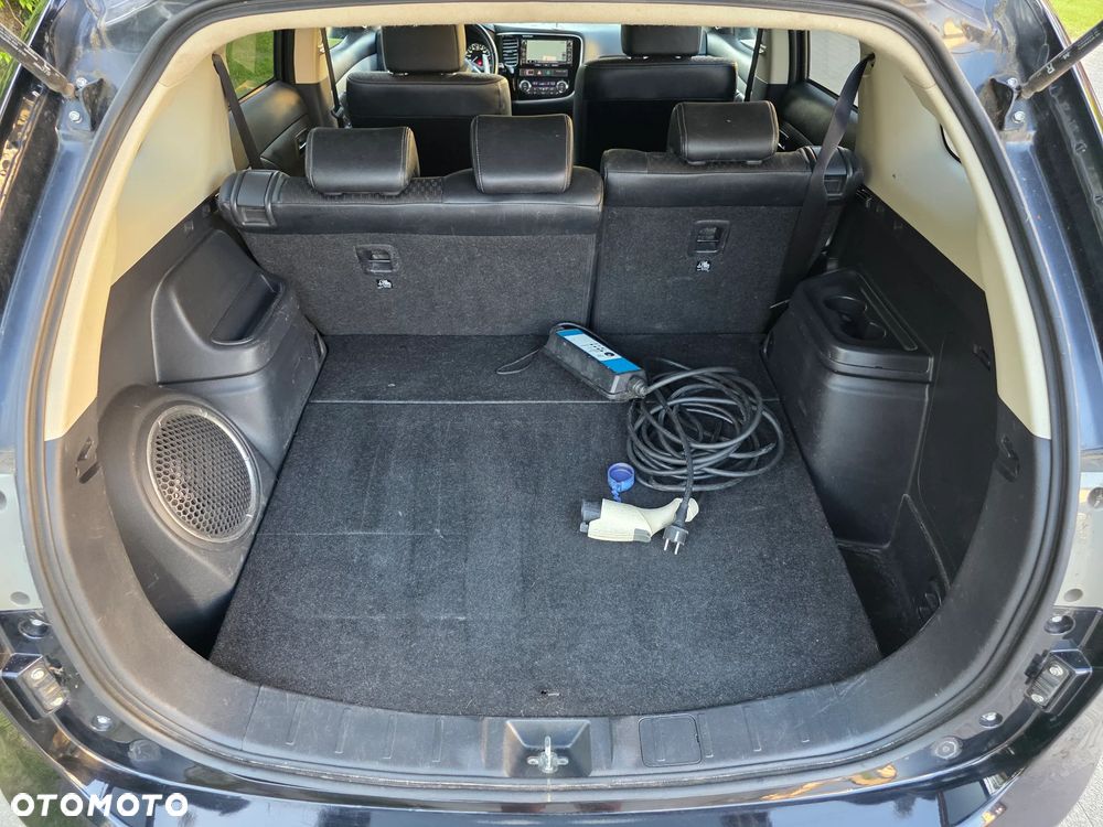 Mitsubishi Outlander 2.0 4WD Plus - 31