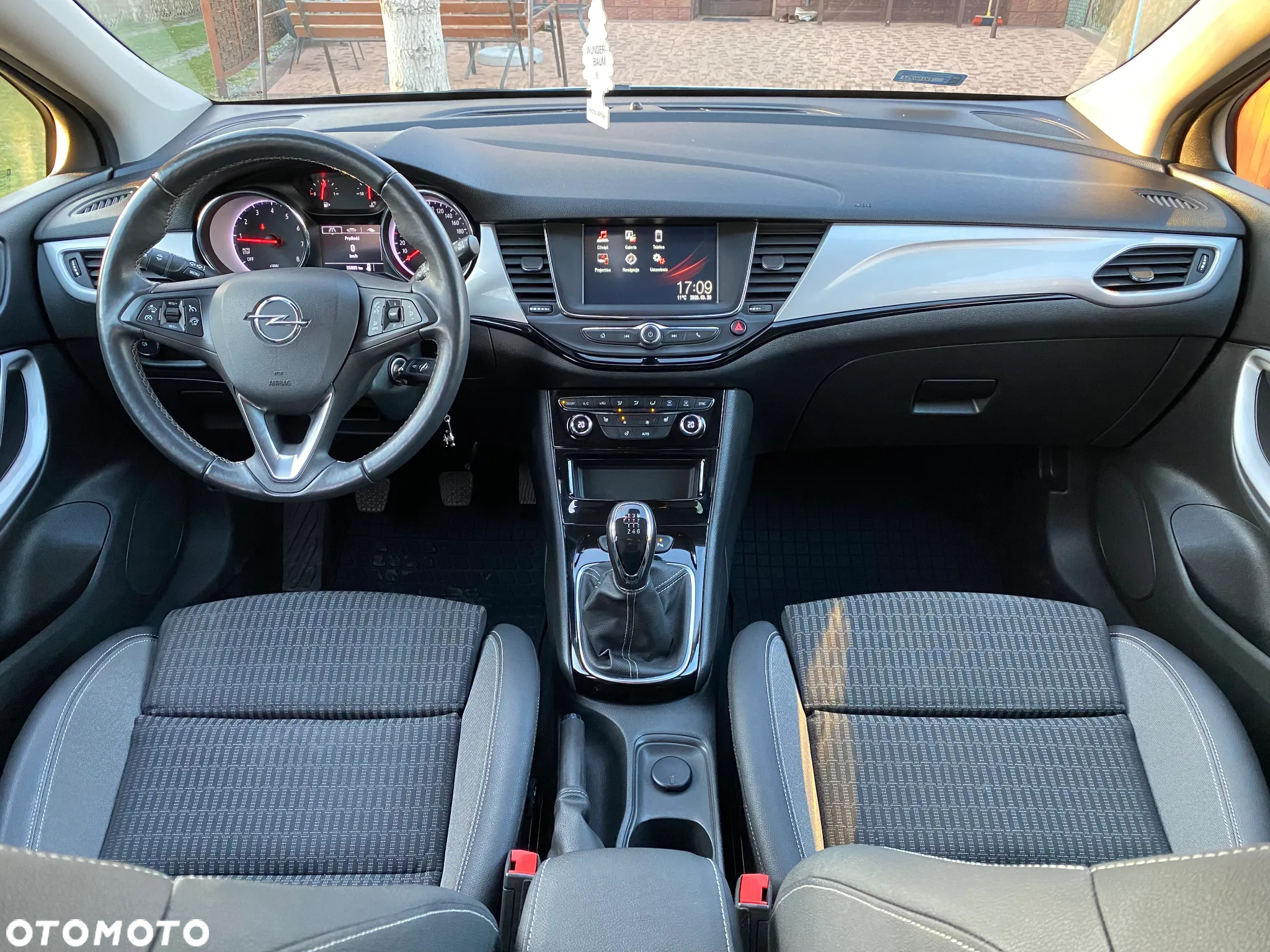 Opel Astra V 1.2 T Elegance S&S - 11
