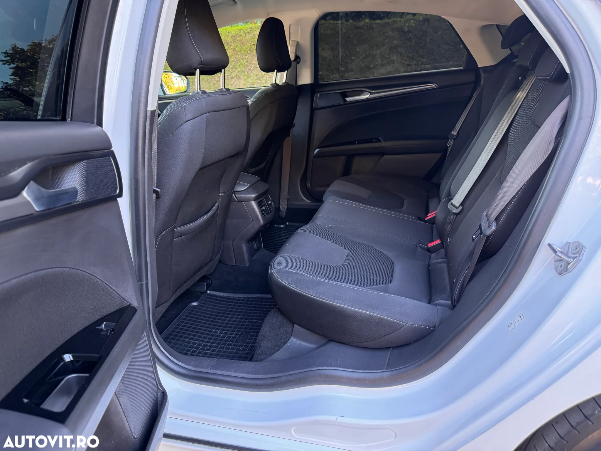Ford Mondeo 2.0 TDCi Powershift Titanium - 12