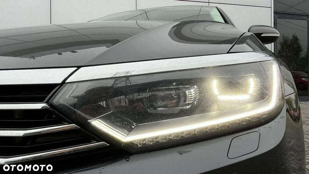 Volkswagen Passat - 4