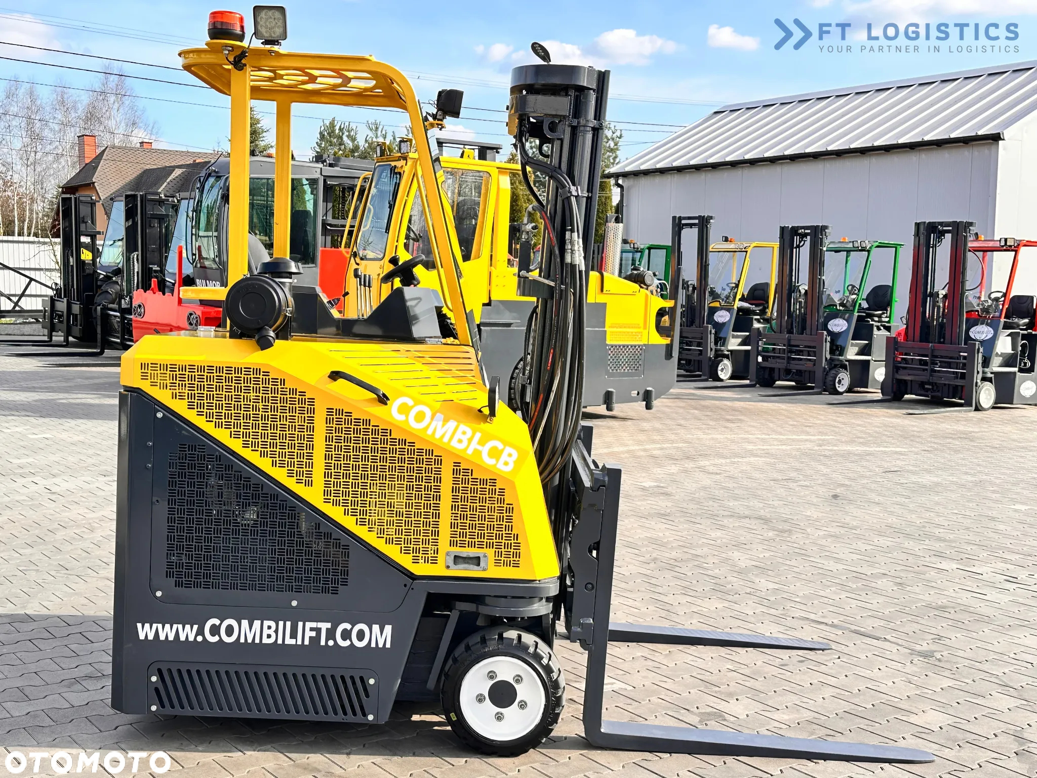 Combilift C3000CB / GAZ / TRIPLEX / 4900MM / WOLNY SKOK / POZYCJONER / PRZESUW WIDEŁ / JAK NOWY - 10