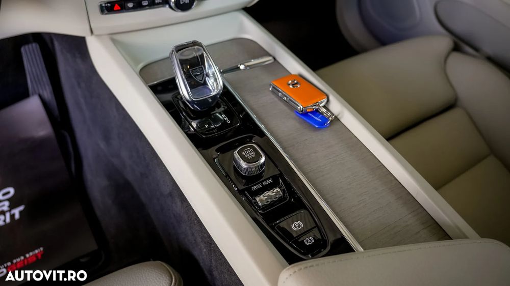 Volvo XC 60 Recharge T6 Twin Engine eAWD Inscription Expression - 15