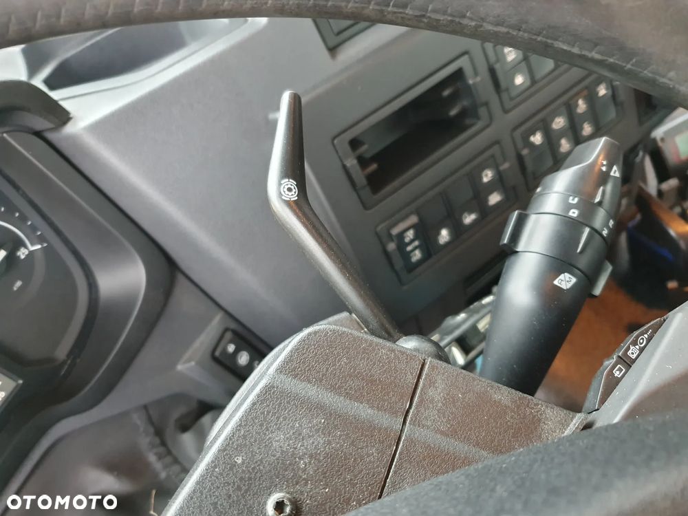 Renault - 10