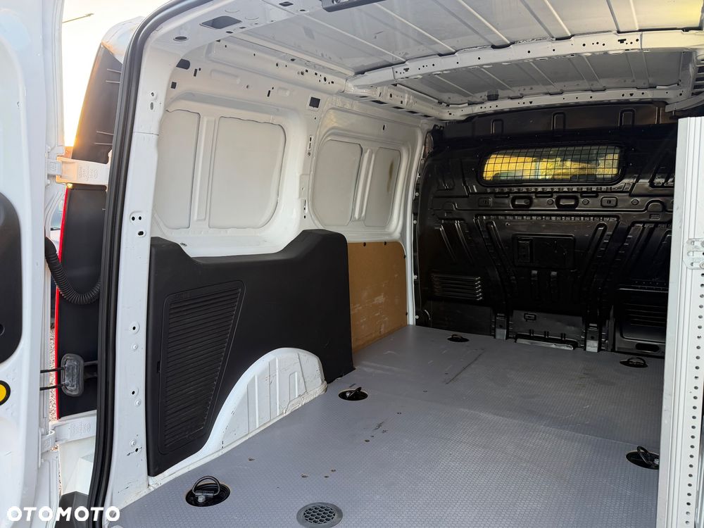 Ford Transit Connect - 8