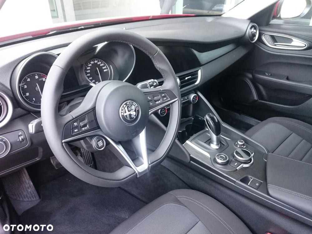 Alfa Romeo Giulia 2.0 Turbo Business - 8