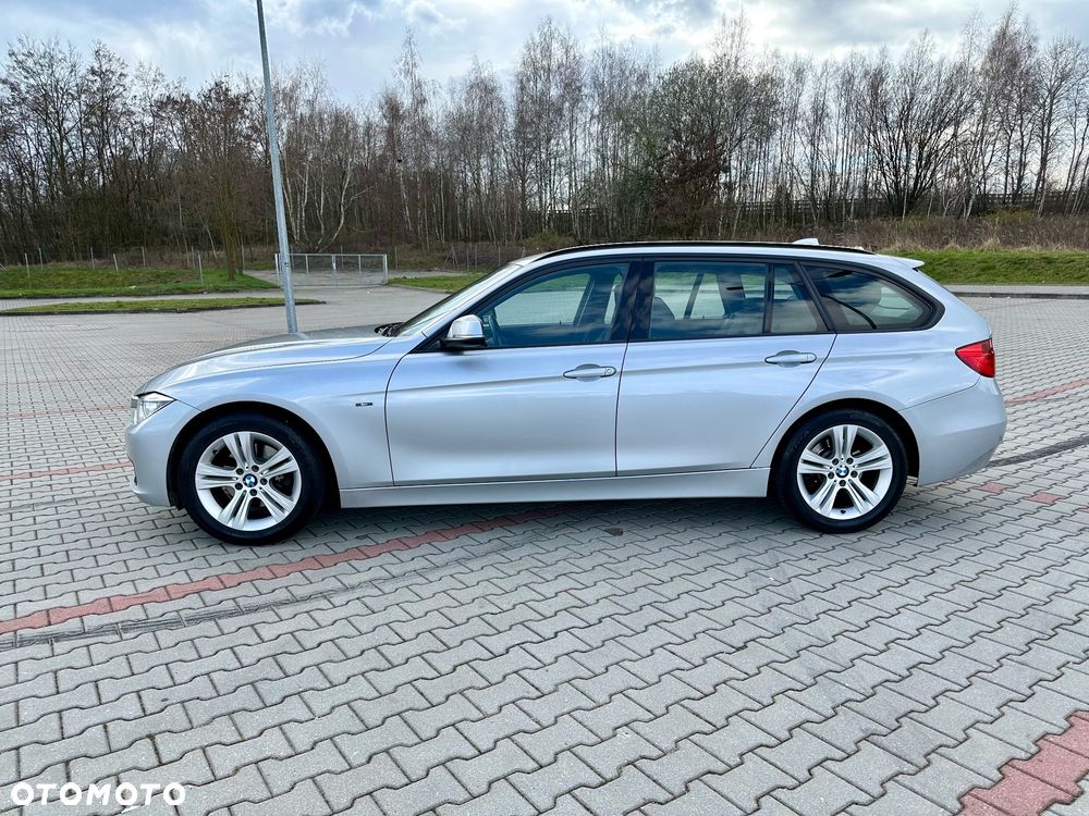 BMW 3 Series 2012 photo 2