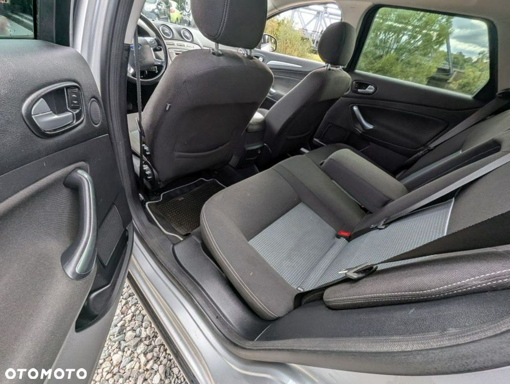 Ford Mondeo - 9