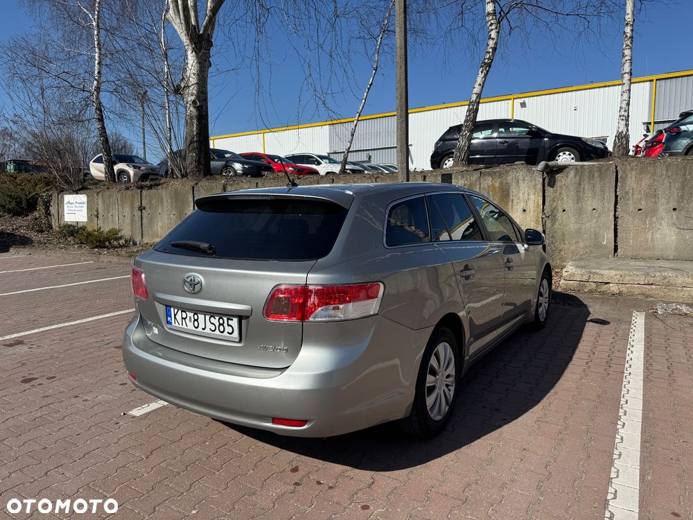Toyota Avensis 2.0 D-4D Sol - 6