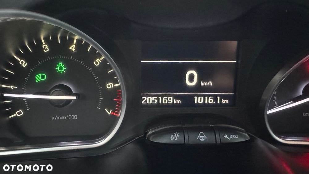 Peugeot 2008 - 12