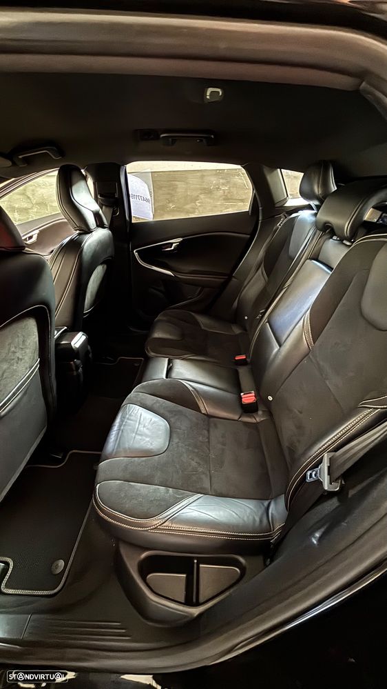 Volvo V40 D2 R Design - 15