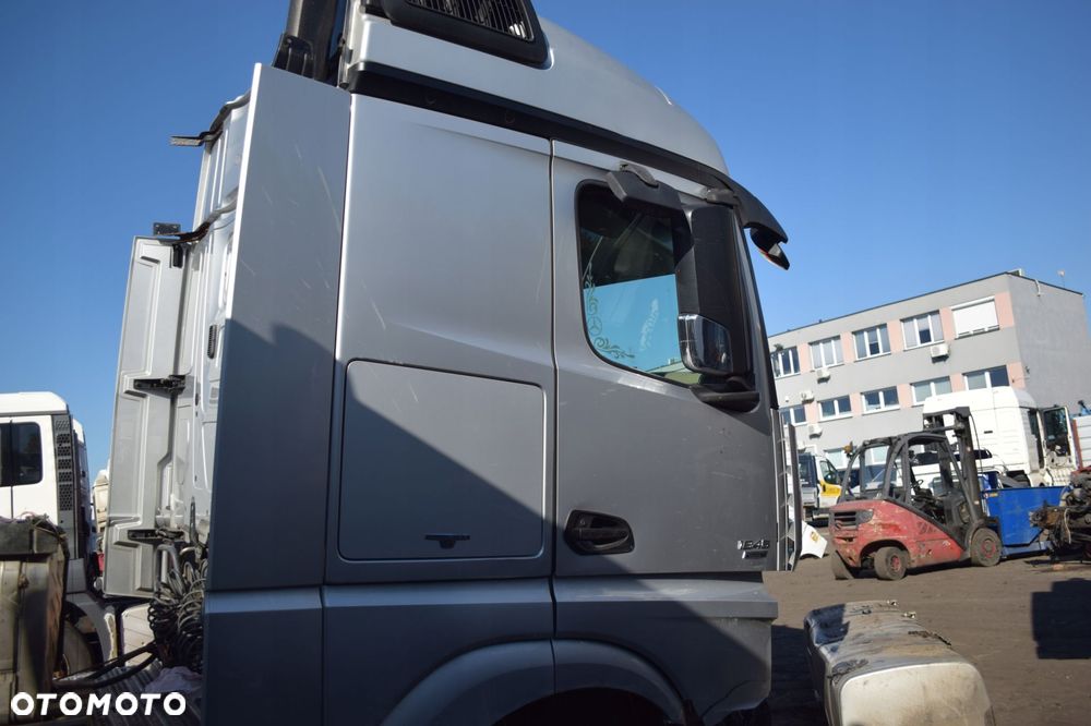 KOMPLETNA KABINA MERCEDES ACTROS MP4 EURO 6 2016 - 6