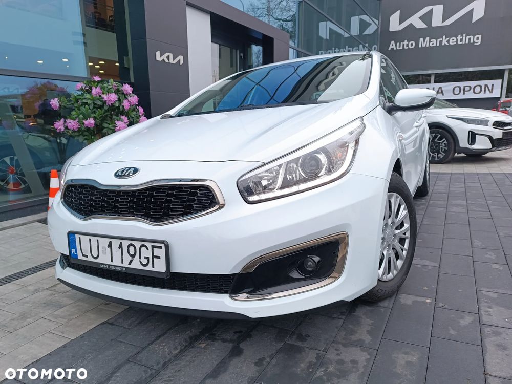 Kia Ceed - 8
