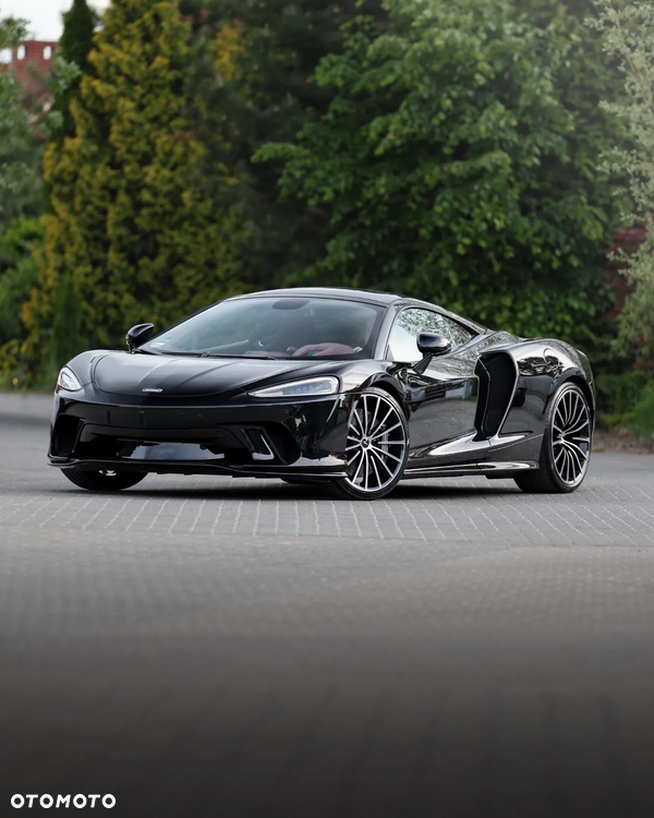 McLaren GT