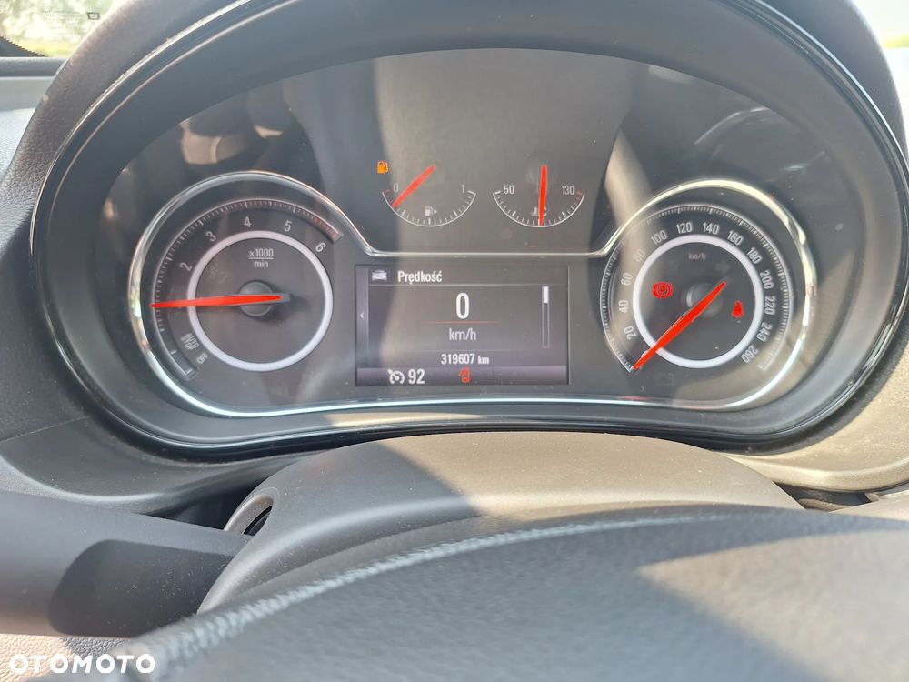 Opel Insignia - 11