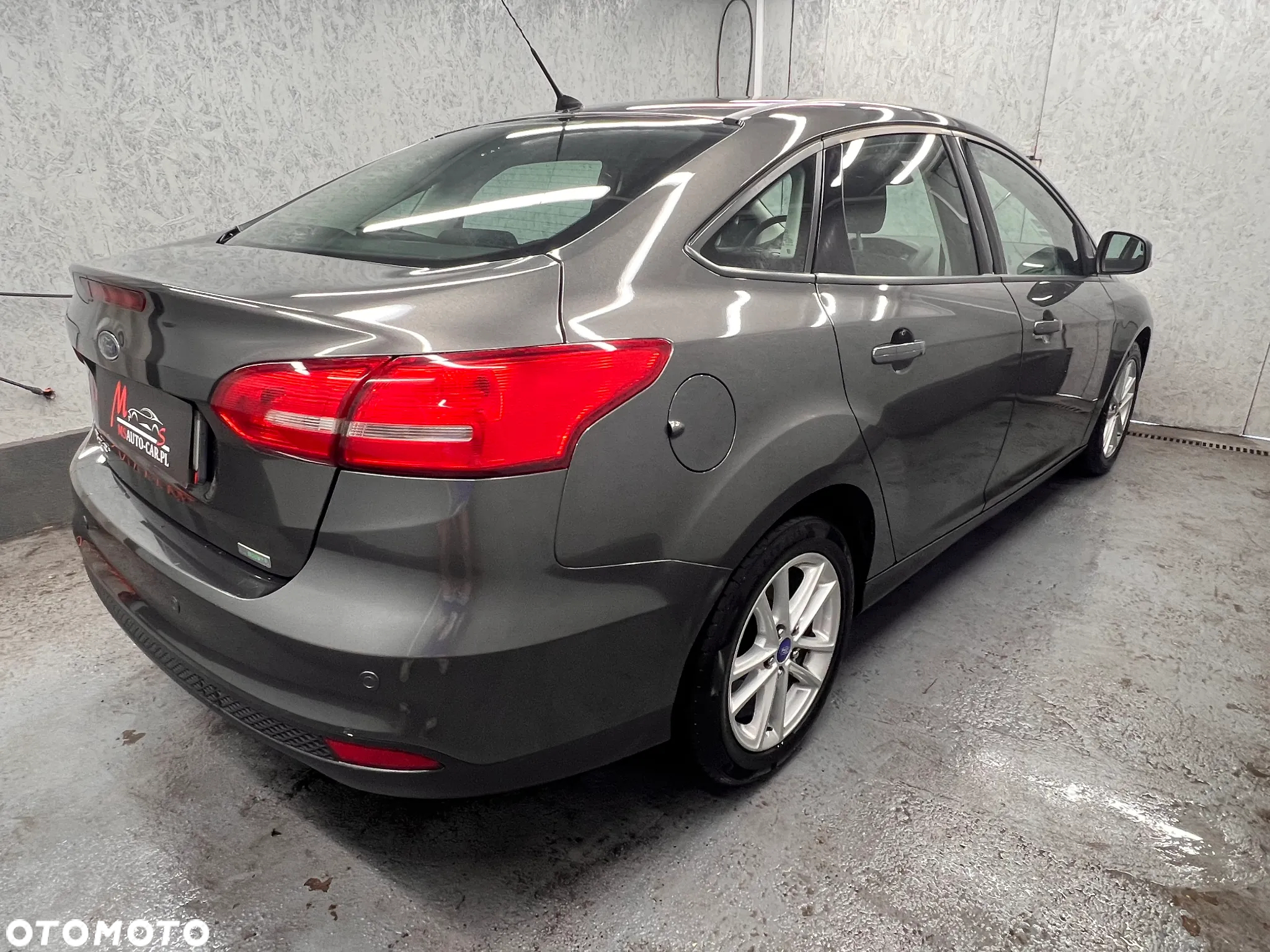 Ford Focus 1.0 EcoBoost Trend - 14