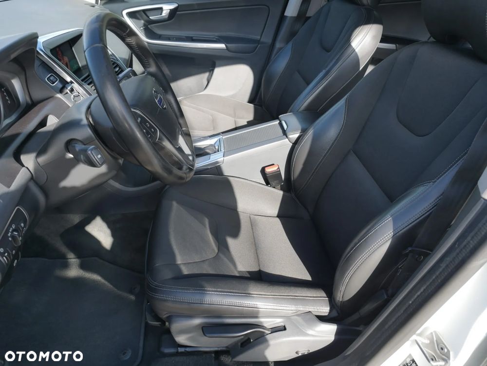 Volvo XC 60 D4 AWD Momentum - 20