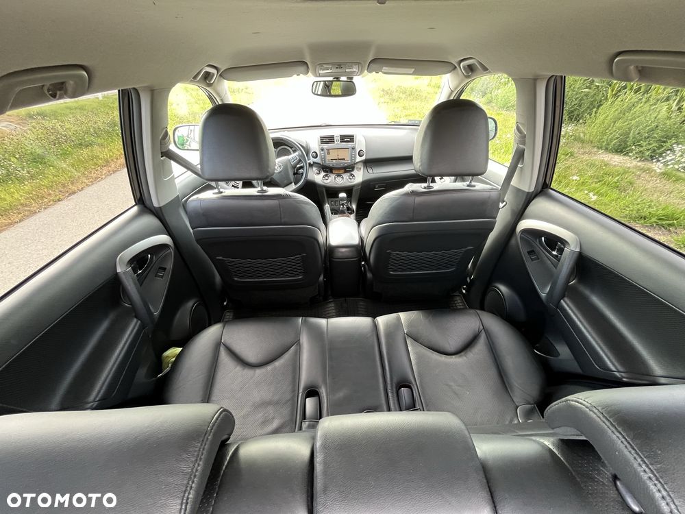 Toyota RAV4 - 6