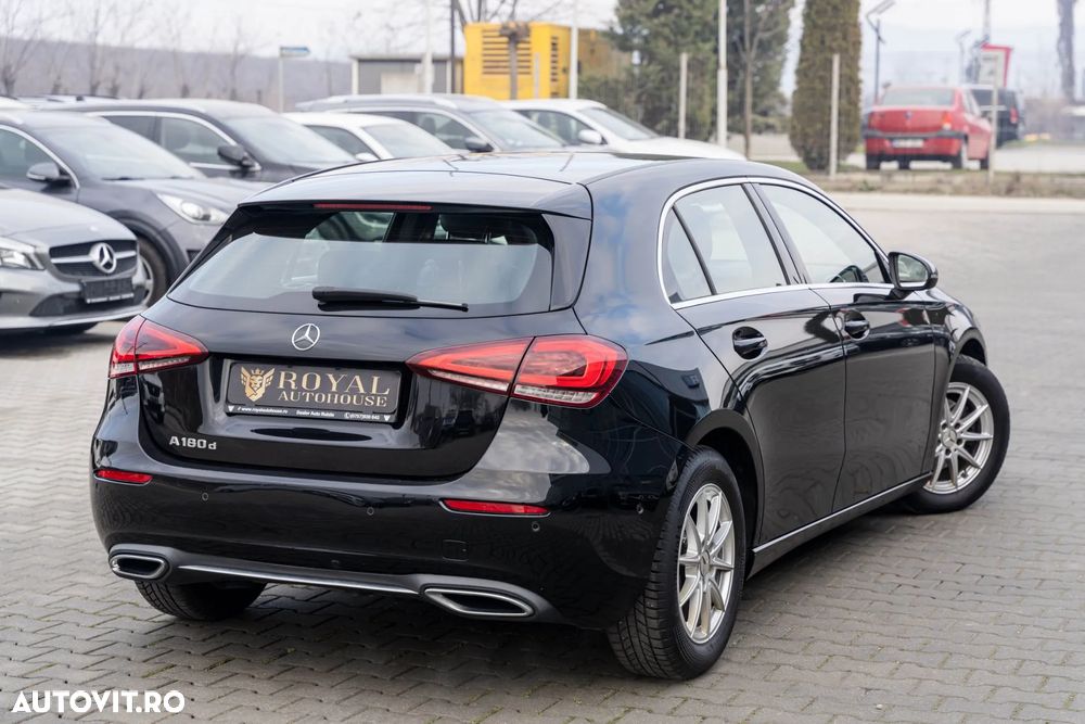 Mercedes-Benz A 180 d 7G-DCT - 4