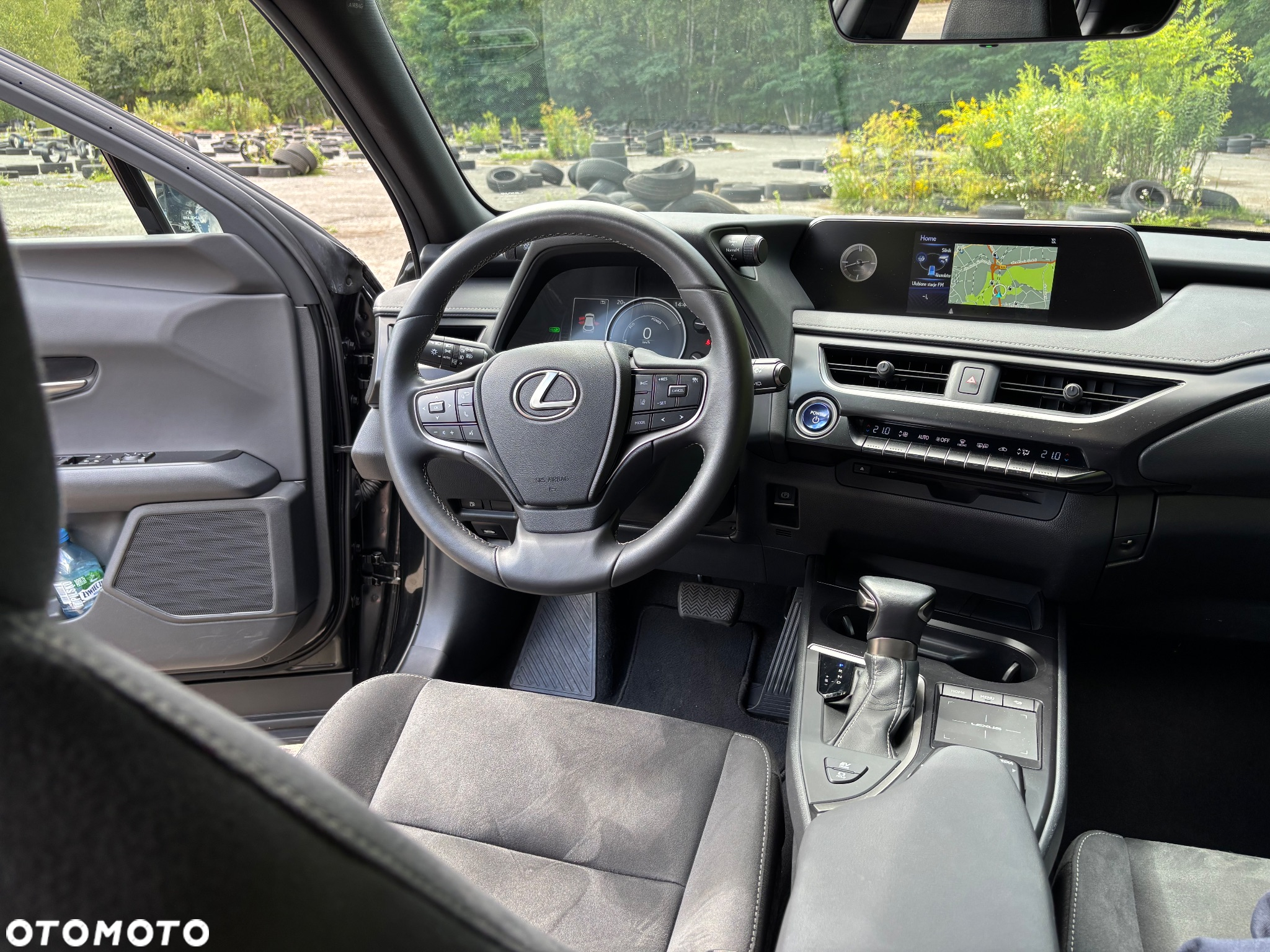 Lexus UX 250h Business Edition - 12