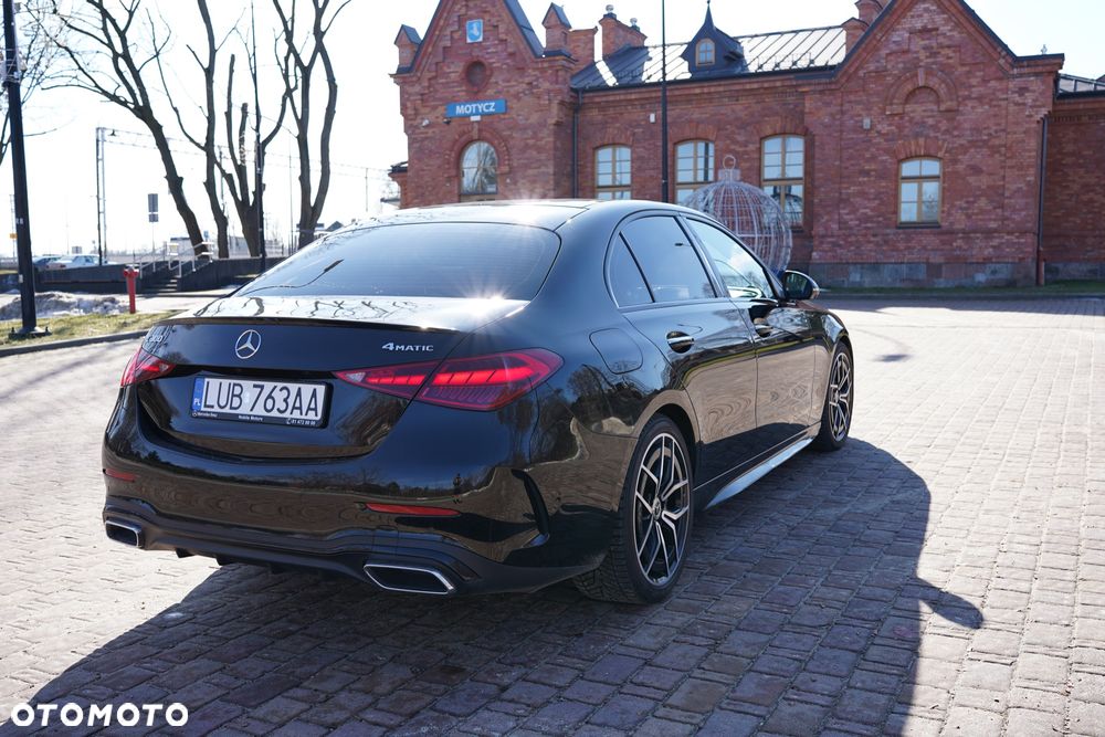 Mercedes-Benz Klasa C 300 4Matic 9G-TRONIC AMG Line - 15
