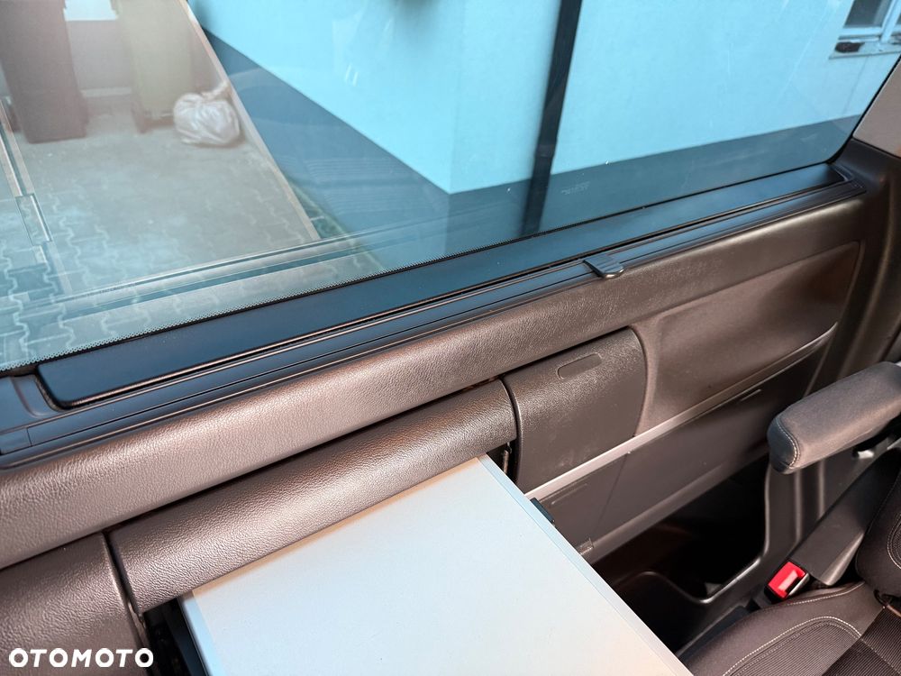 Volkswagen Multivan - 34