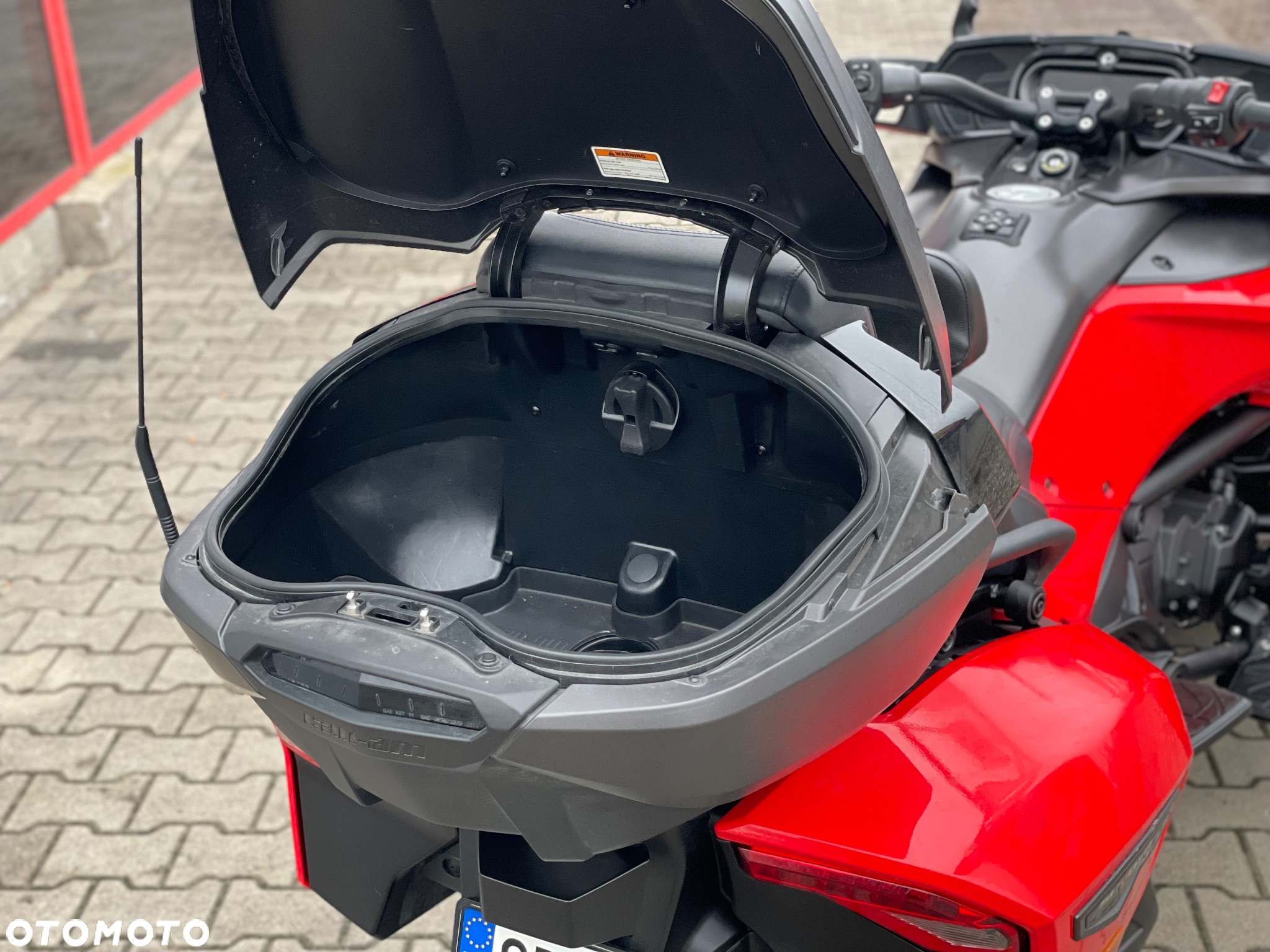 Can-Am Spyder - 16
