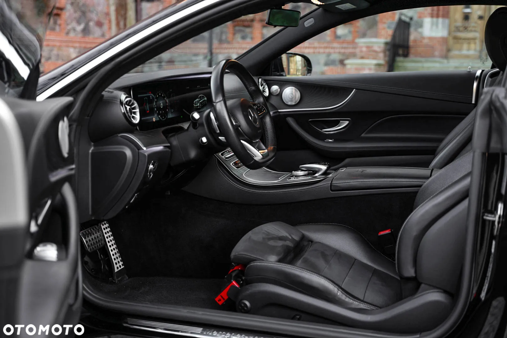 Mercedes-Benz Klasa E 200 Coupe 9G-TRONIC - 28
