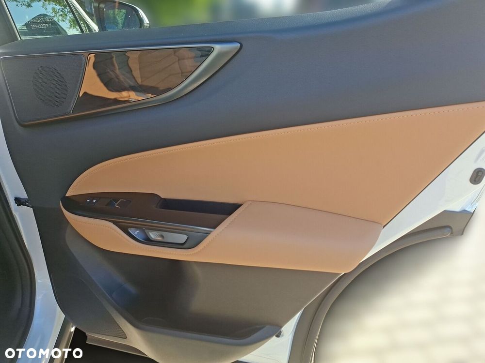 Lexus NX 450h+ Prestige AWD - 24