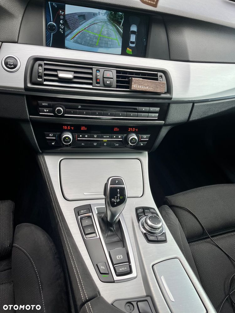 BMW Seria 5 520d xDrive - 10