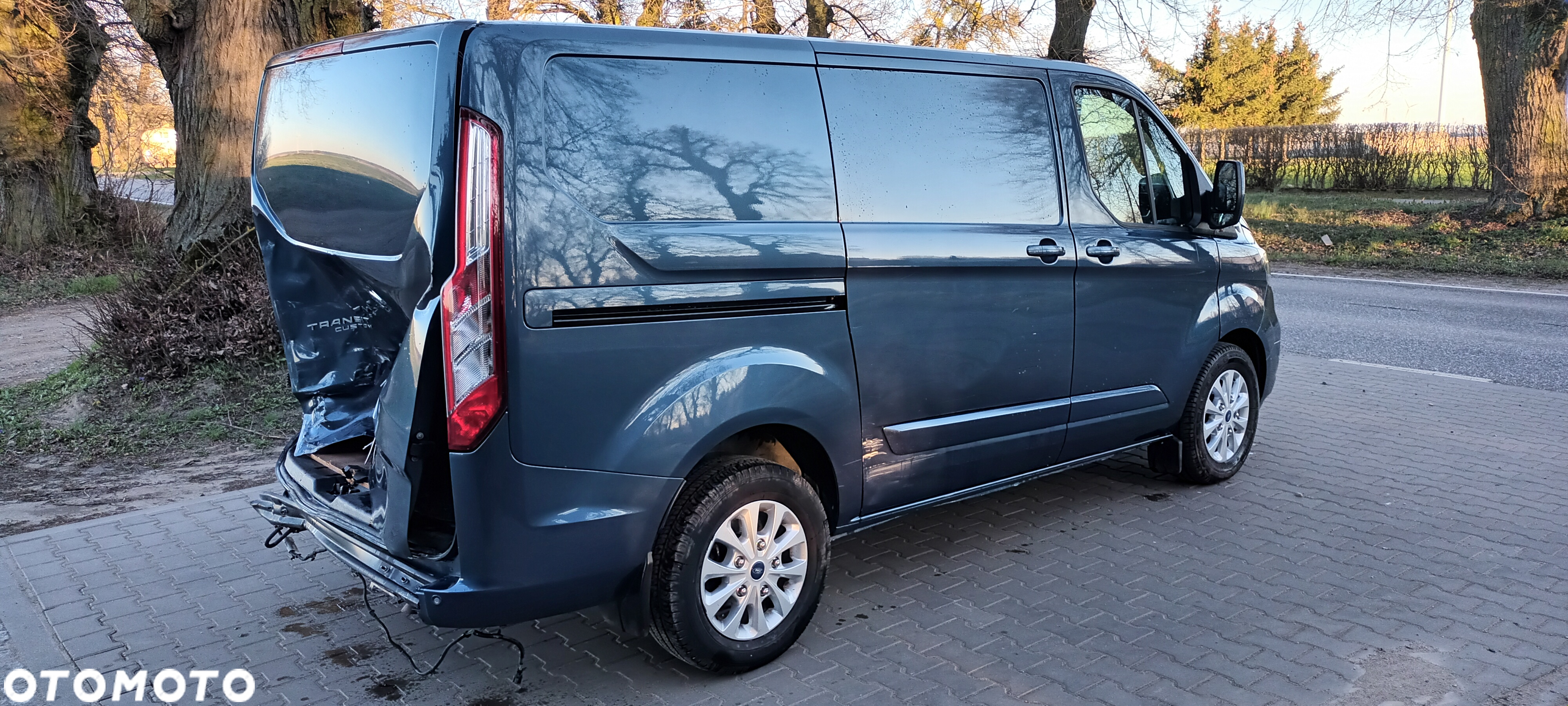 Ford TRANSIT CUSTOM - 13