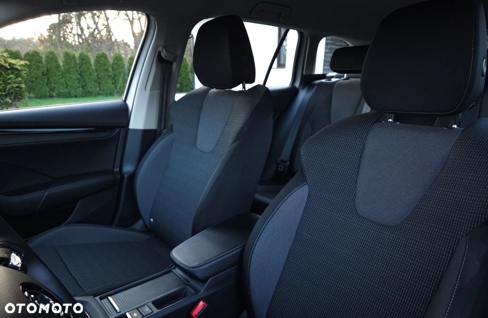 Skoda Octavia 2.0 TDI DSG Edition - 28