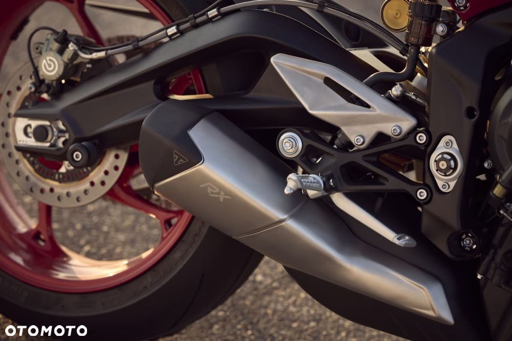 Triumph Street Triple - 8