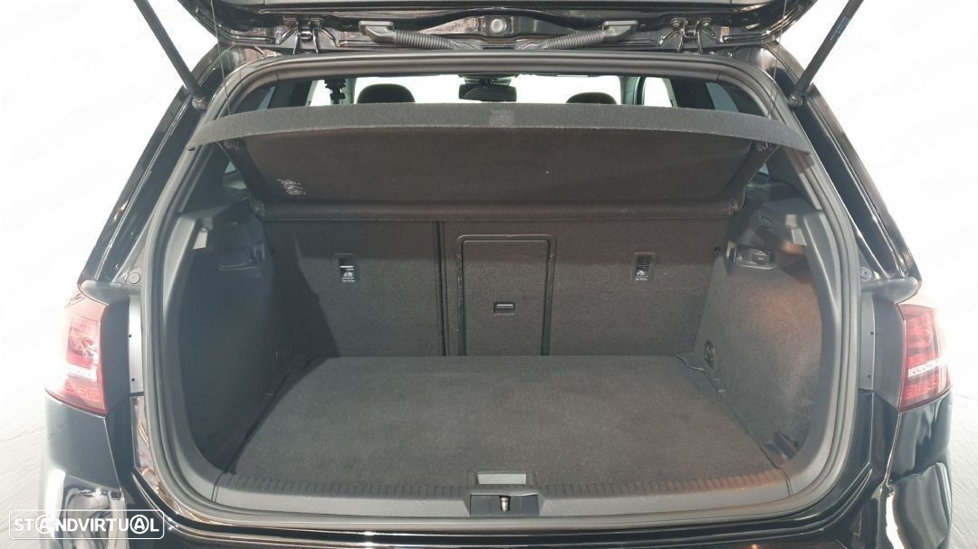 VW Golf 2.0 TDi GTD DSG - 41