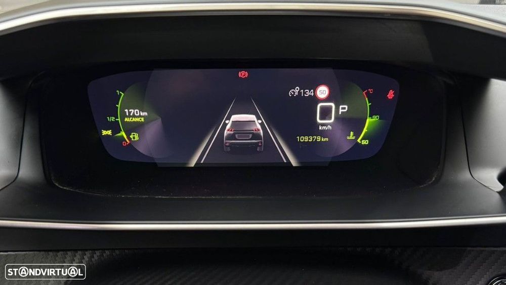 Peugeot 2008 1.5 BlueHDi Allure Pack EAT8 - 17