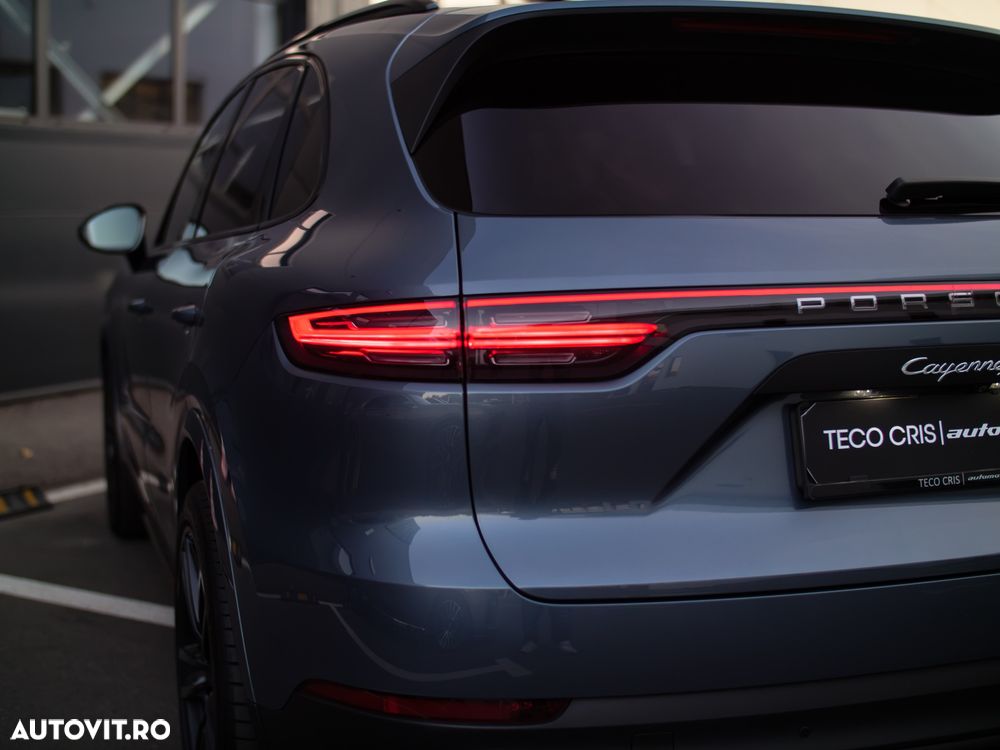 Porsche Cayenne - 29