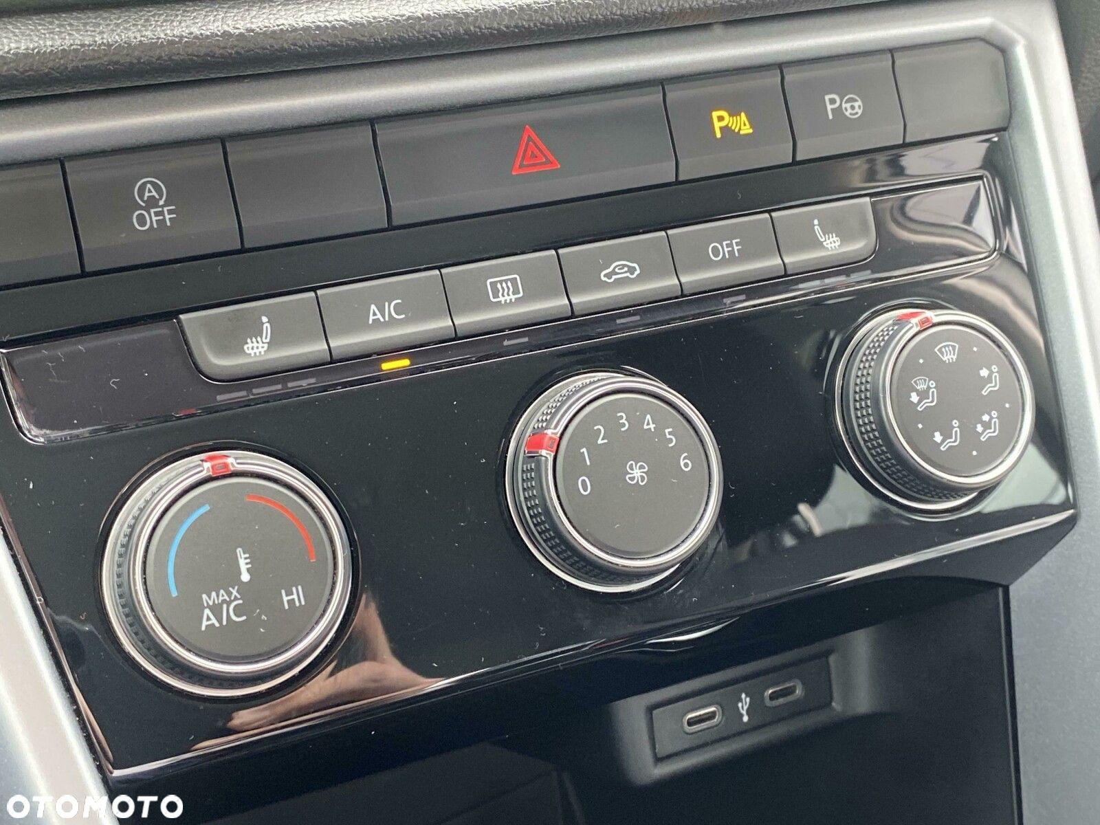 Volkswagen T-Roc 1.5 TSI Life - 31
