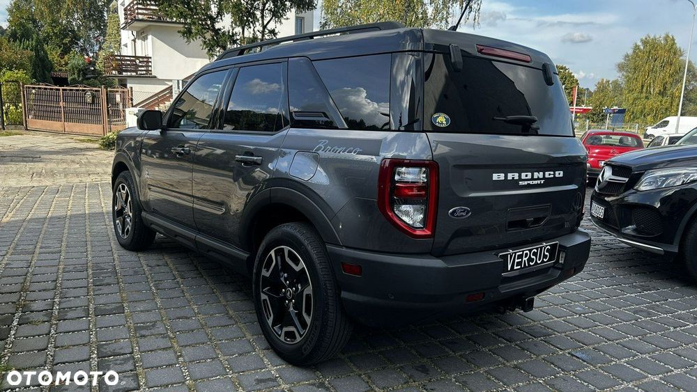 Ford Bronco - 6