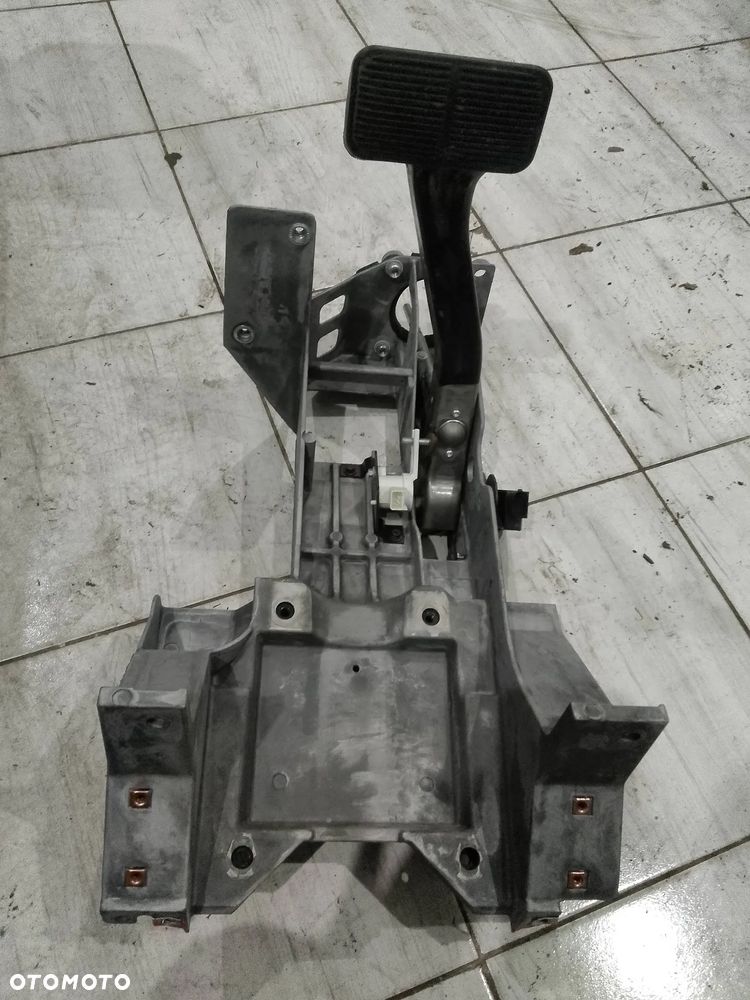 Pedał hamulca z czujnikiem Fisker Karma C131128010000 - 1