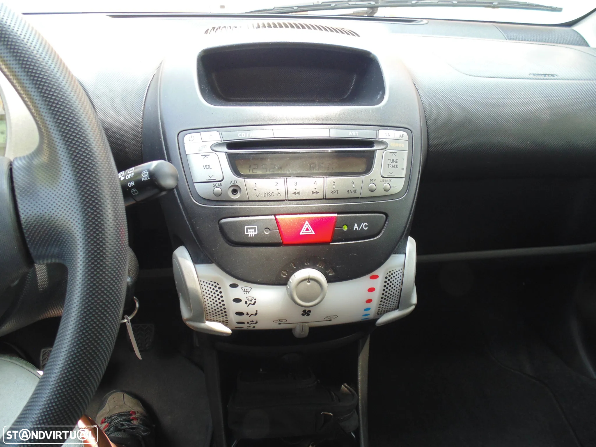 Peugeot 107 1.0 Active - 24
