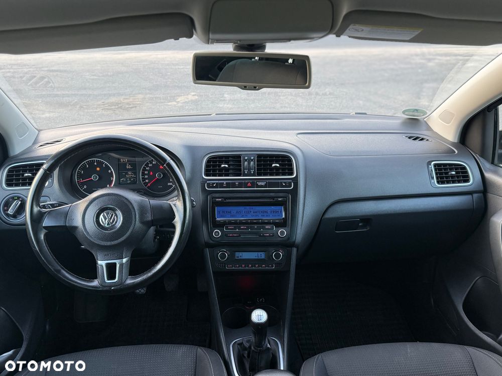Volkswagen Polo 1.4 16V Highline - 16