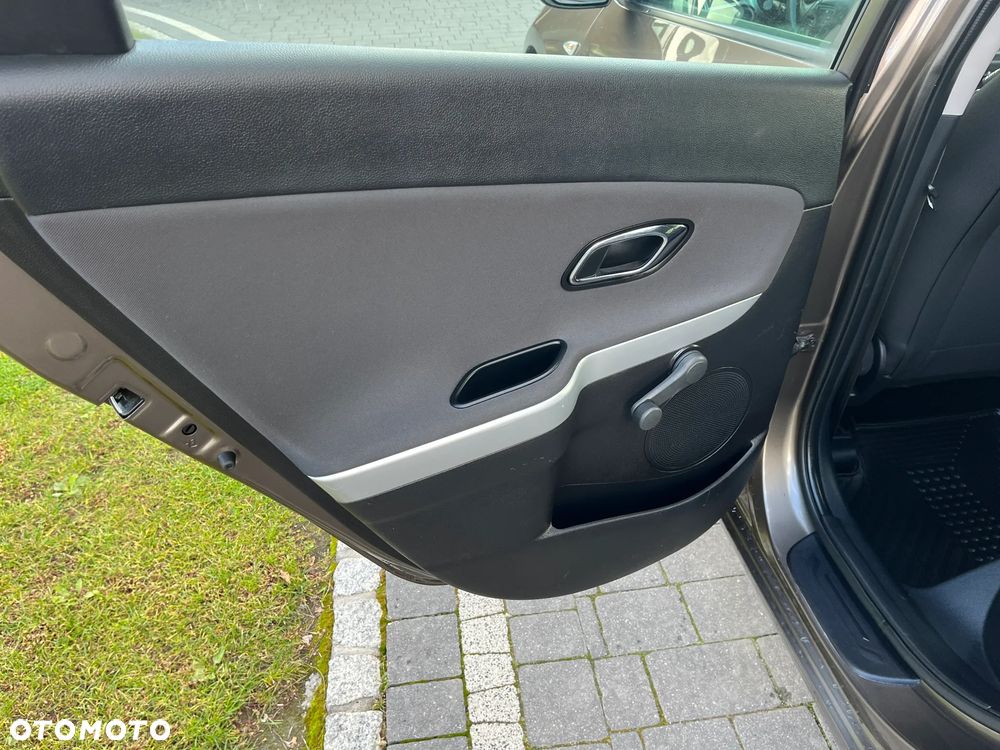 Kia Ceed 1.6 GDI L - 29