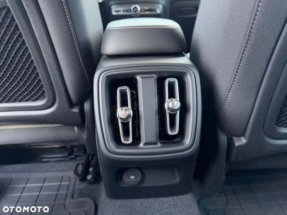 Volvo XC 40 - 22