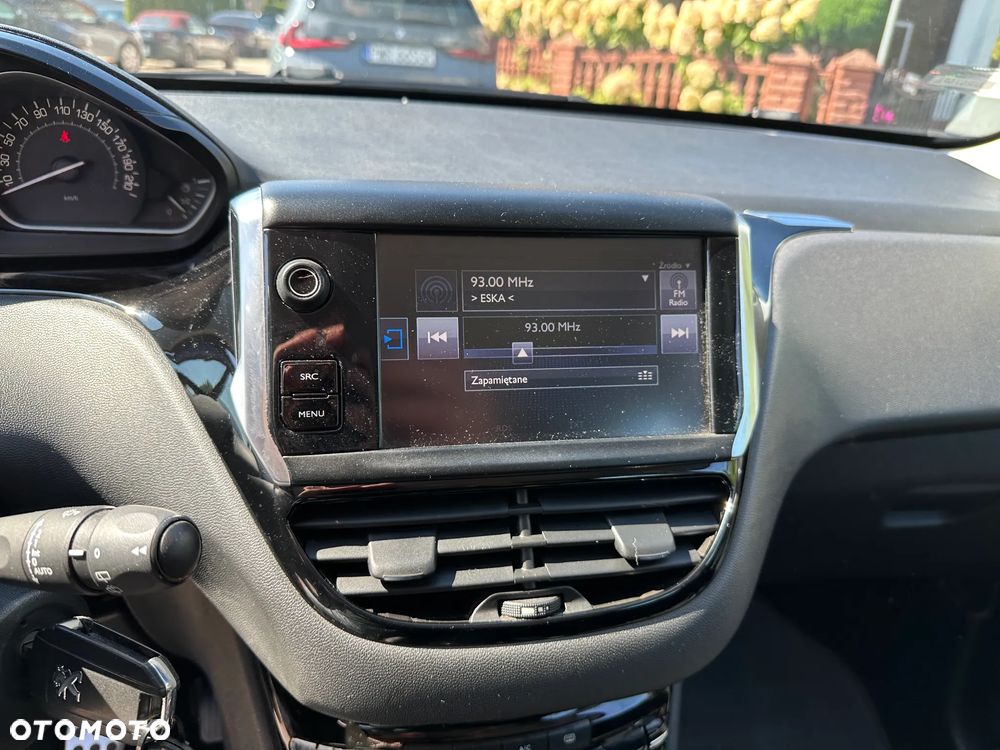 Peugeot 208 - 11