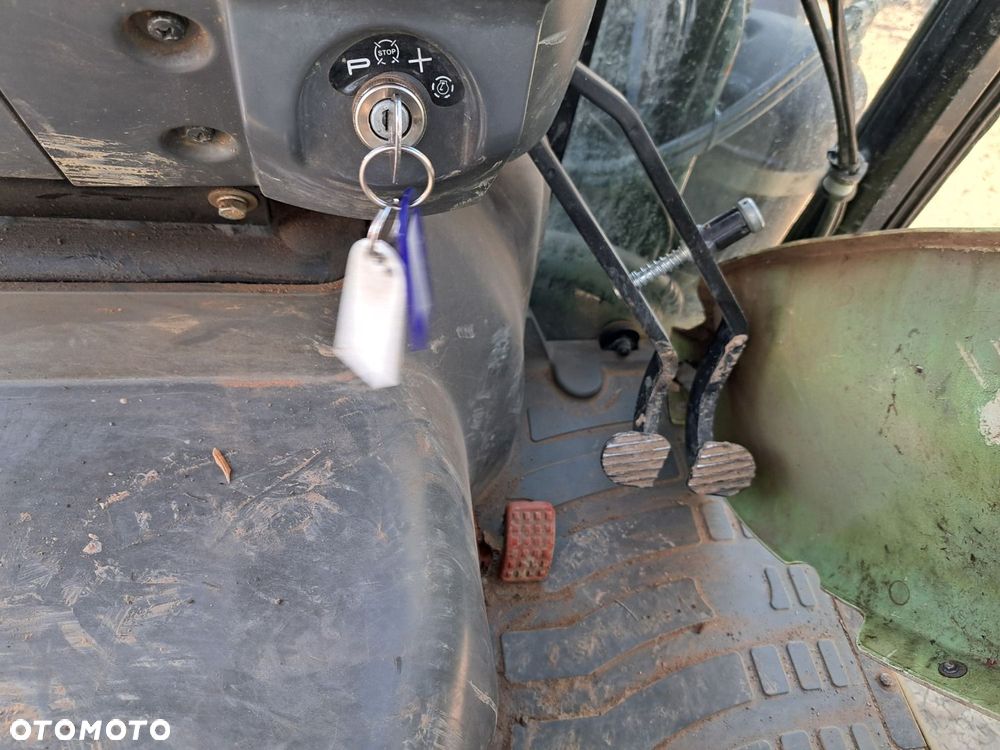 Claas Nexos 240F 4X4 - 26